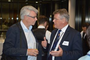 Präsident Böge (rechts) im Austausch mit EFFAB Direktor Jan Venneman