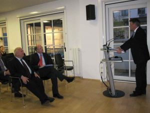 Präsident Reimer Böge eröffnet den Parlamentarischen Abend der ADT am 4. Oktober 2010. - In der ersten Reihe: Joseph Daul und Ico von Wedel, die beiden weiteren Redner.