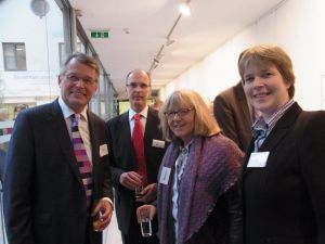 Die drei schleswig-holsteinischen Europaabgeordneten Reimer Böge (ADT-Präsident), Ulrike Rodust und Britta Reimers. Rechts neben Herrn Böge Jens Menecke von der Landesvertretung Niedersachsen.